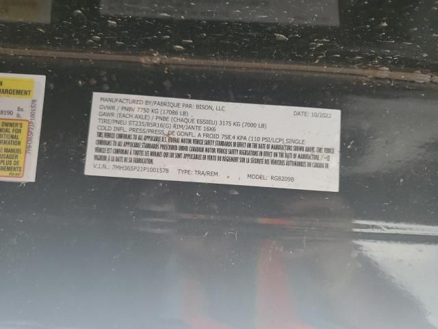 2023 Bison RG8209B Horse Trailer