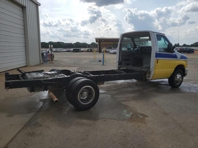 2016 Ford Econoline E450 Super Duty Cutaway Van