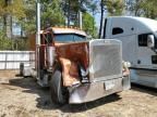 2005 Peterbilt 379 Semi Truck