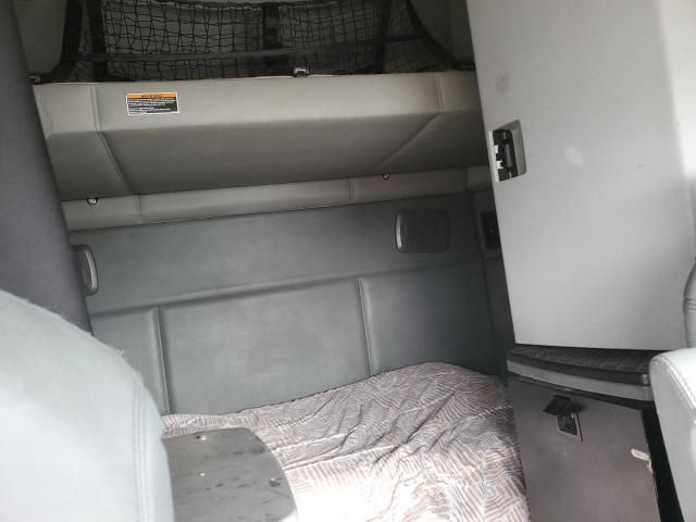 2017 Kenworth Construction T680