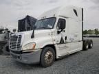 2015 Freightliner Cascadia Semi Truck