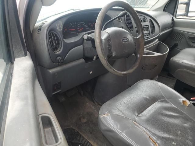 2007 Ford Econoline E350 Super Duty Cutaway Van