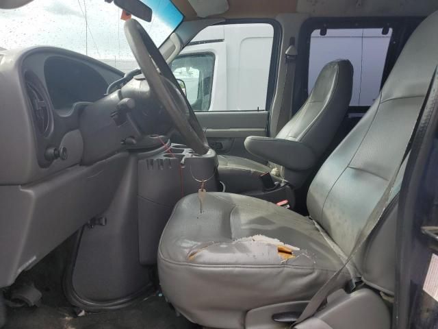 2003 Ford Econoline E350 Super Duty Wagon