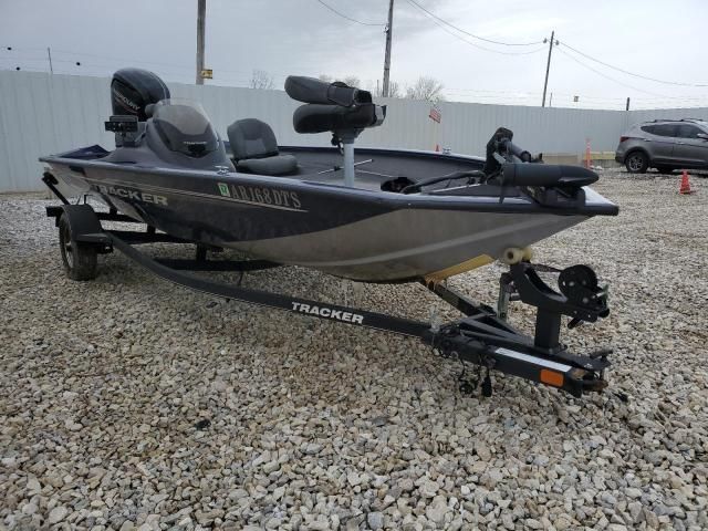 2020 Tracker Boat