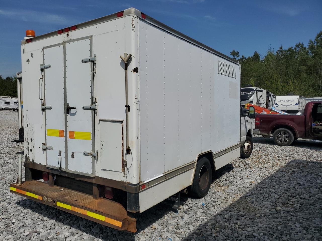 2008 Ford Econoline E450 Super Duty Cutaway Van
