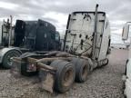 2011 Freightliner Cascadia Semi Truck