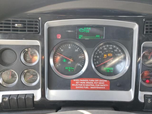 2013 Kenworth T600 Semi Truck