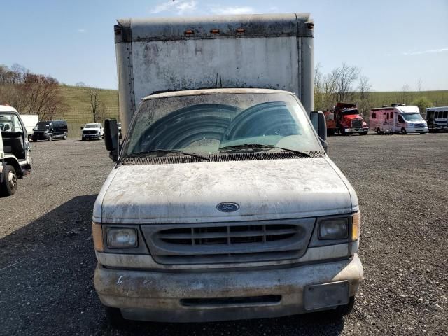 2002 Ford Econoline E350 Super Duty Cutaway Van