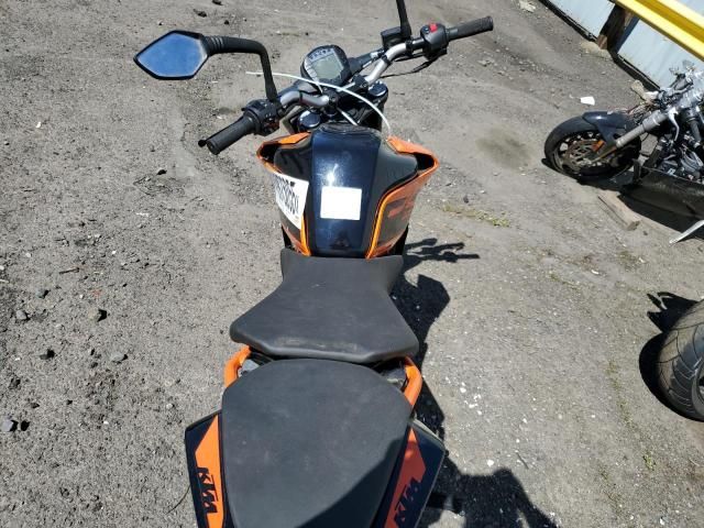2022 KTM 200 Duke
