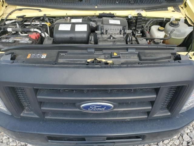 2022 Ford Econoline E450 Super Duty Cutaway Van