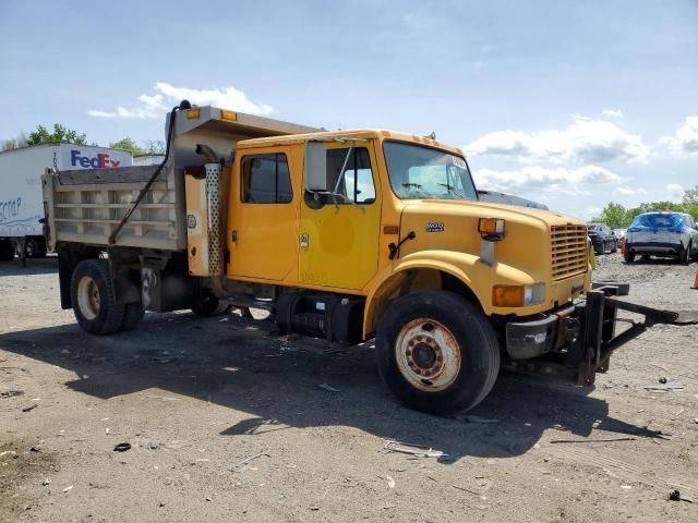 2001 International 4000 4900