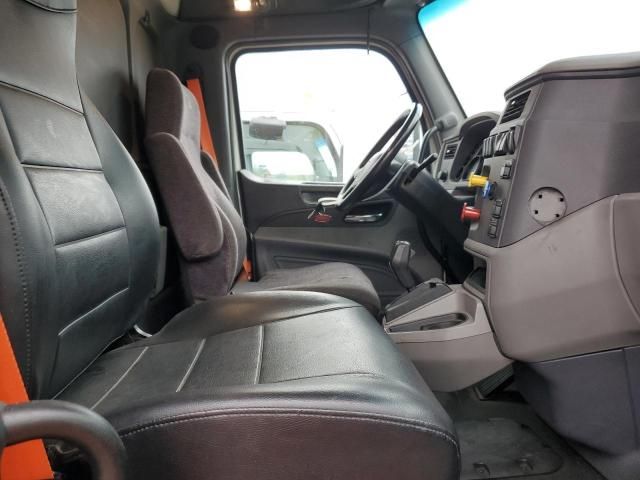 2017 Peterbilt 579 Semi Truck