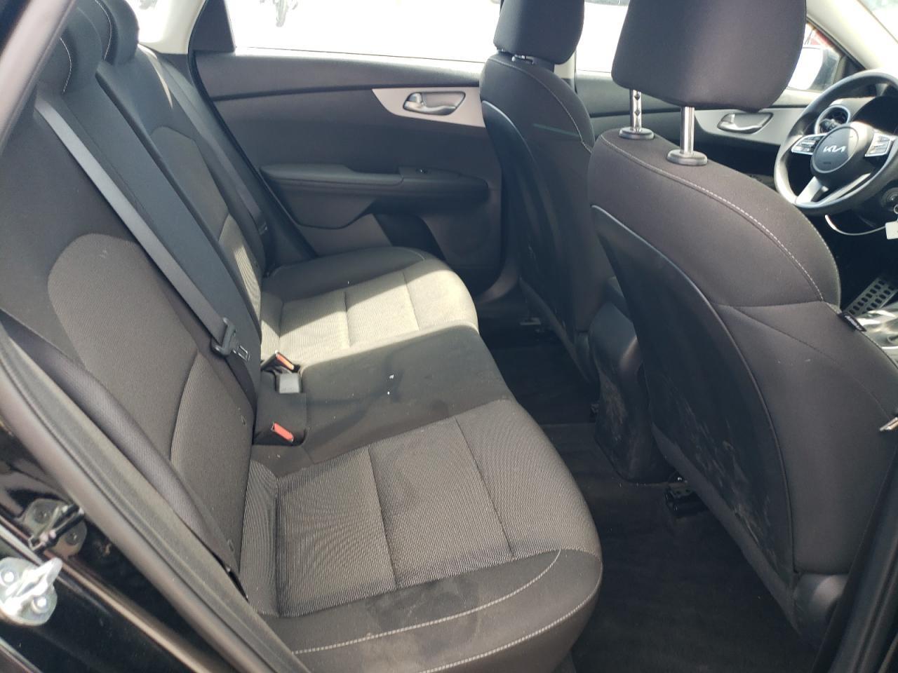 2024 KIA Forte lx