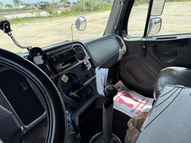 2005 Freightliner M2 106 Medium Duty