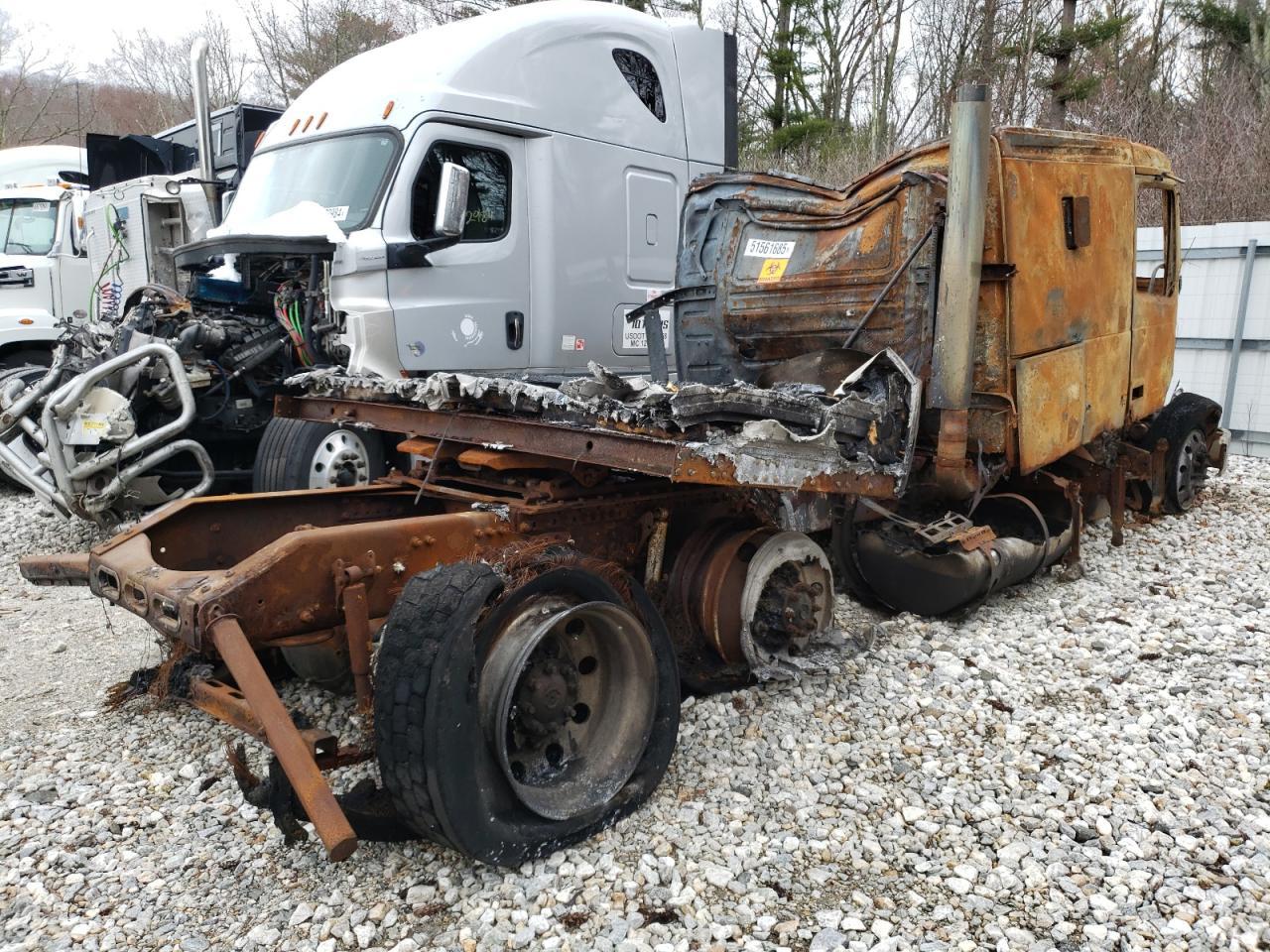 2010 Volvo VNL Semi Truck
