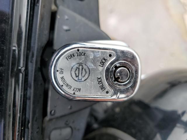 2021 Harley-Davidson Flhx