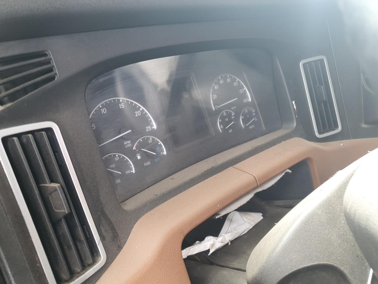 2019 Freightliner Cascadia 126 Semi Truck