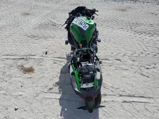 2022 Kawasaki ZX1002 R