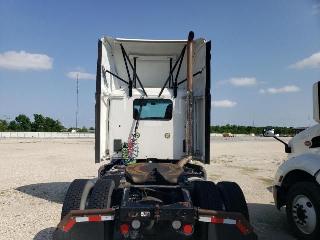 2016 Peterbilt 579 Semi Truck