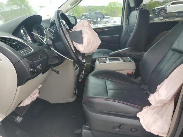 2016 Chrysler Town & Country Touring