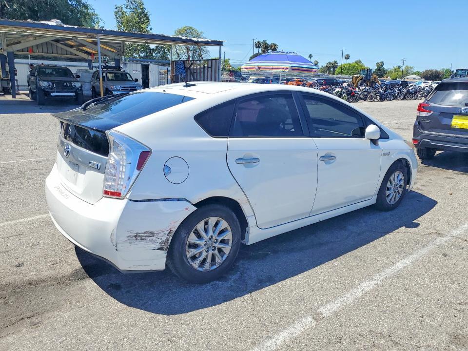 2013 Toyota Prius Plug-in Hybrid Base