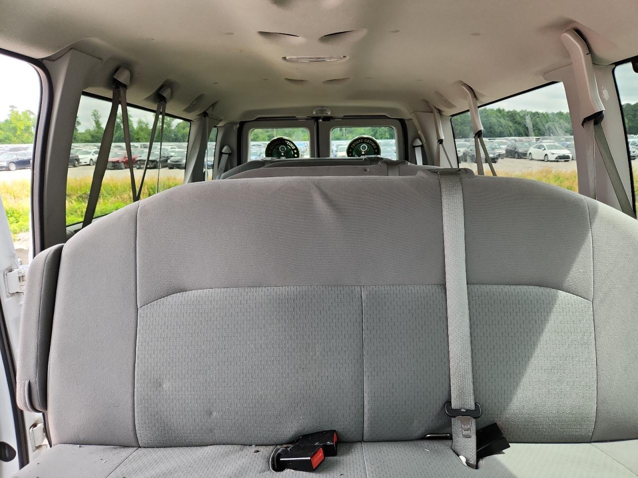 2012 Ford Econoline E350 Super Duty Wagon