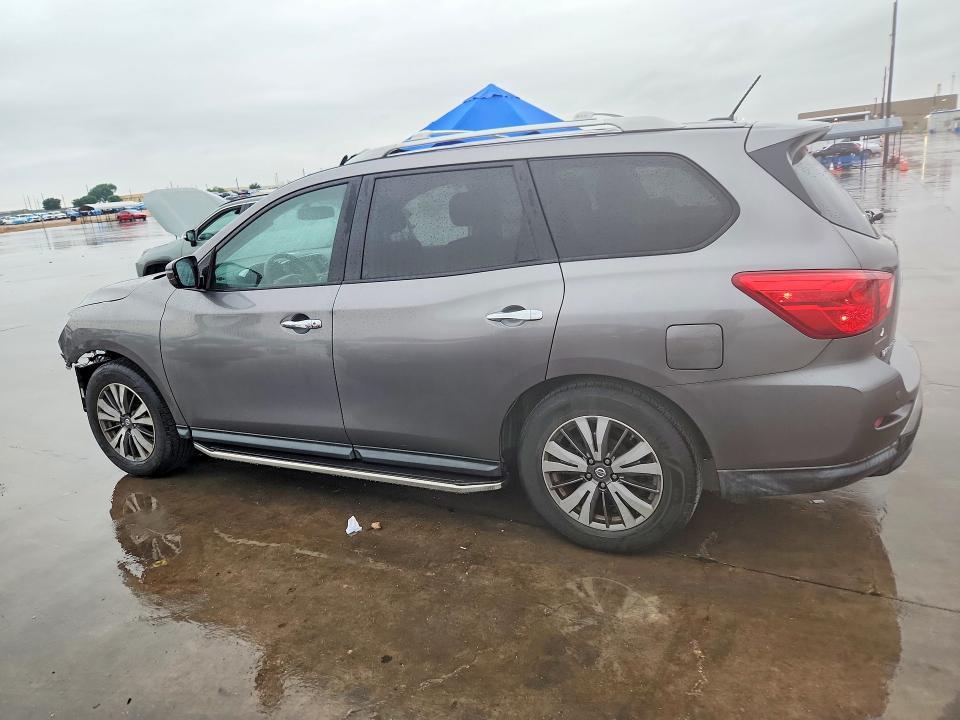 2017 Nissan Pathfinder sv