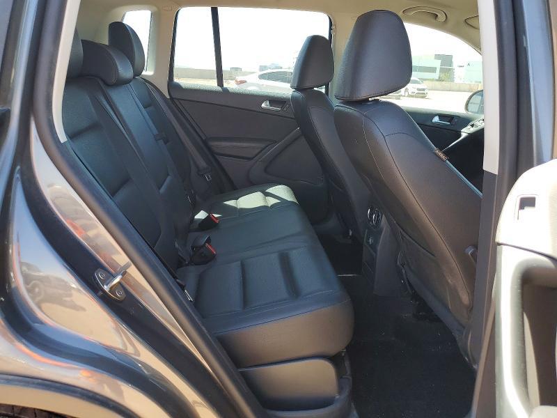 2016 Volkswagen Tiguan s