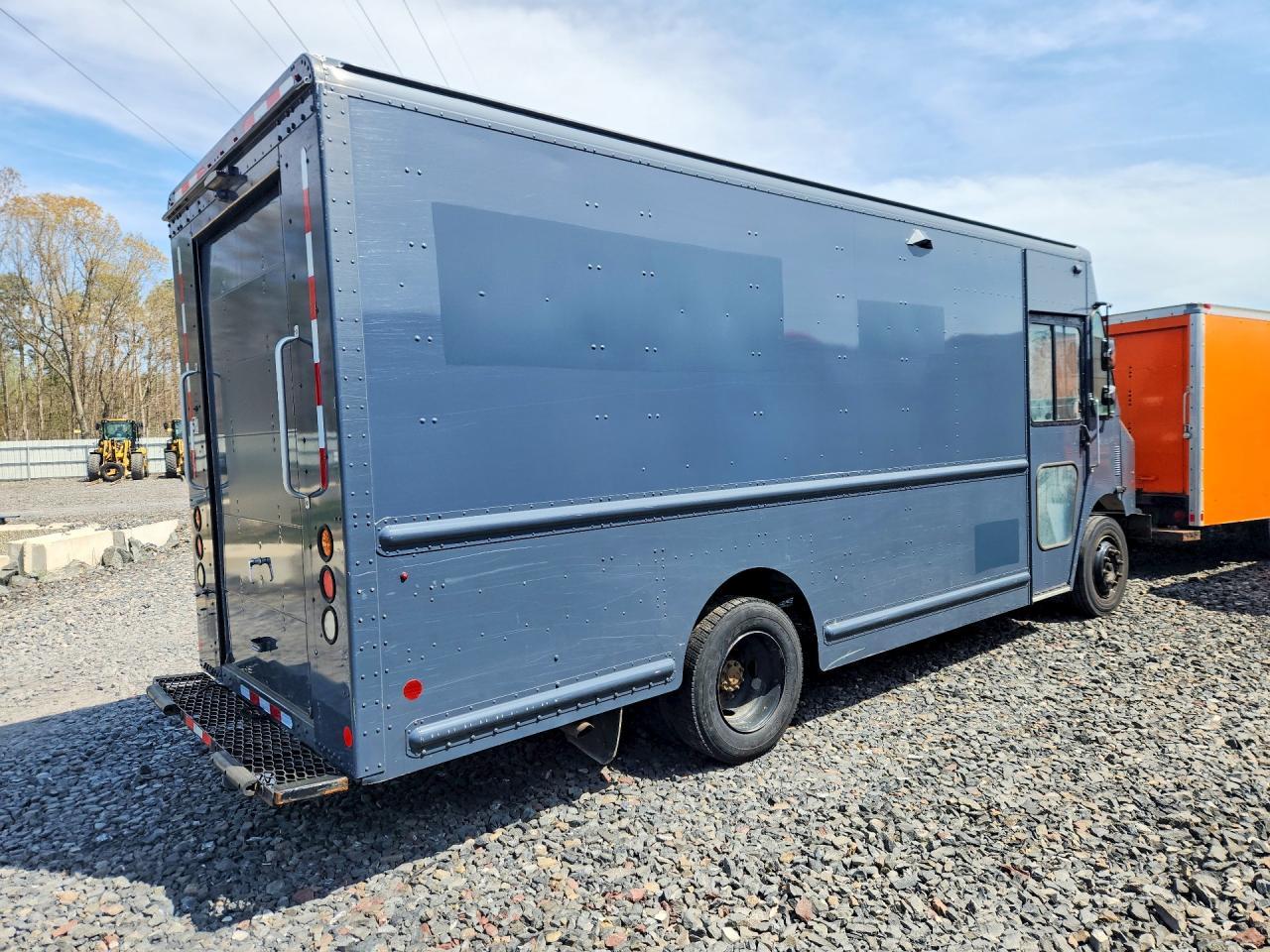 2020 Freightliner MT45G Chassis Delivery Truck