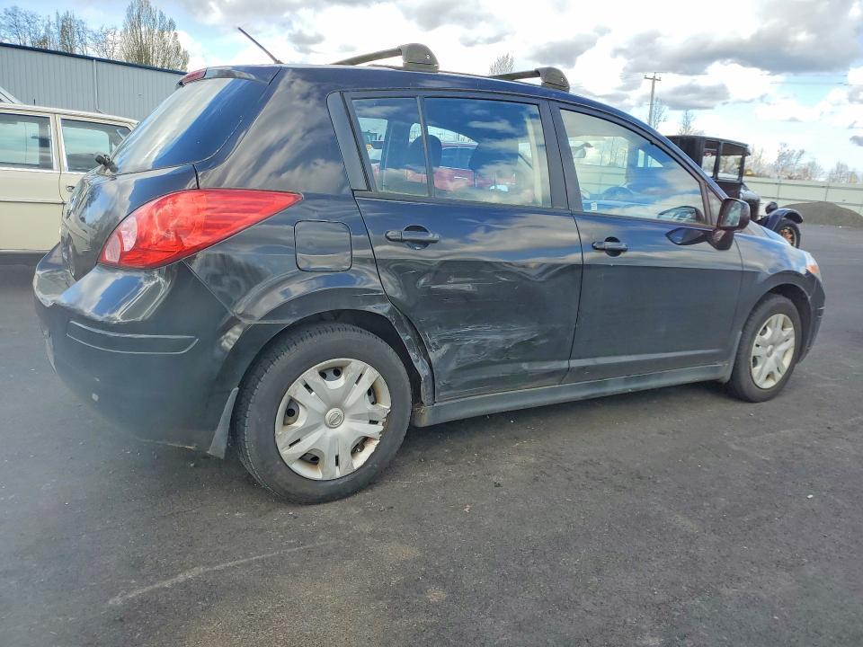 2011 Nissan Versa 1.8 s