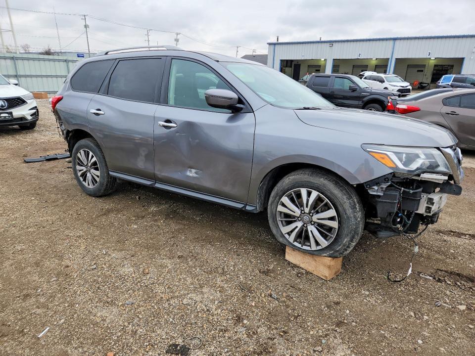 2020 Nissan Pathfinder sv