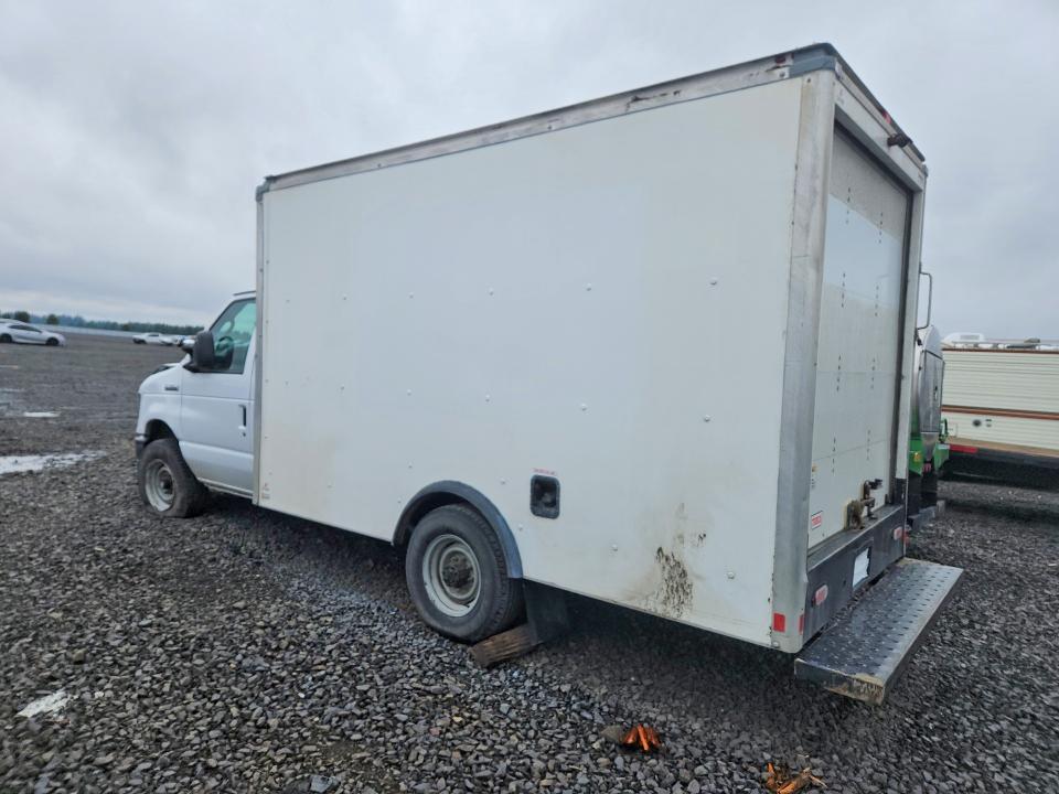 2022 Ford Econoline E350 Super Duty Cutaway Van