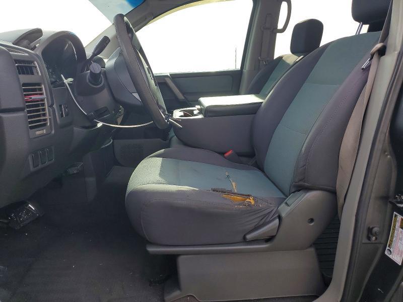 2004 Nissan Titan XE