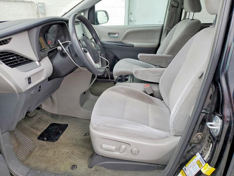2016 Toyota Sienna le
