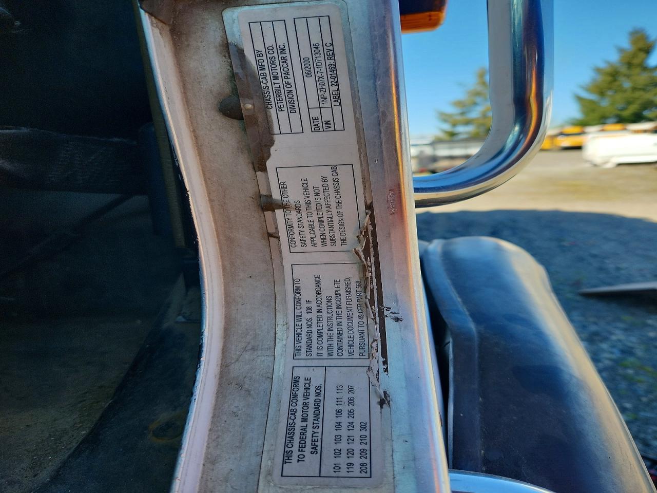 2001 Peterbilt 320