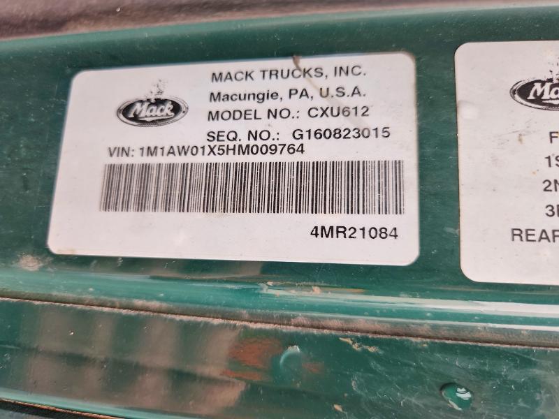 2017 Mack CXU612 Semi Truck