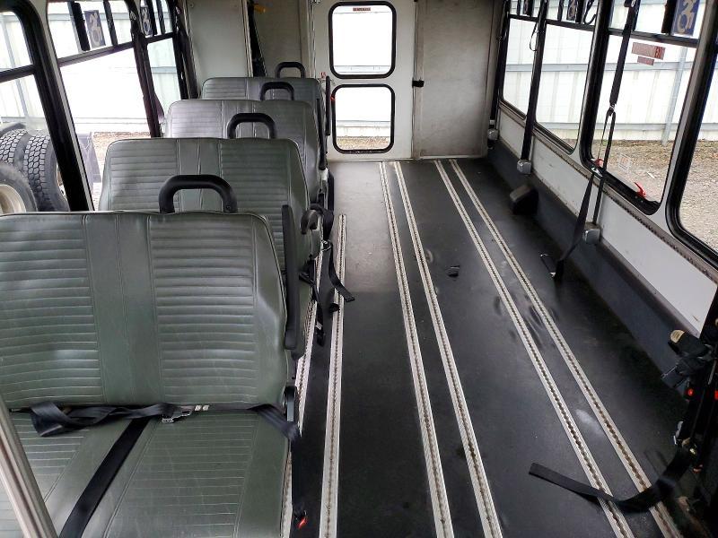 2017 Ford Econoline E450 Super Duty Cutaway van