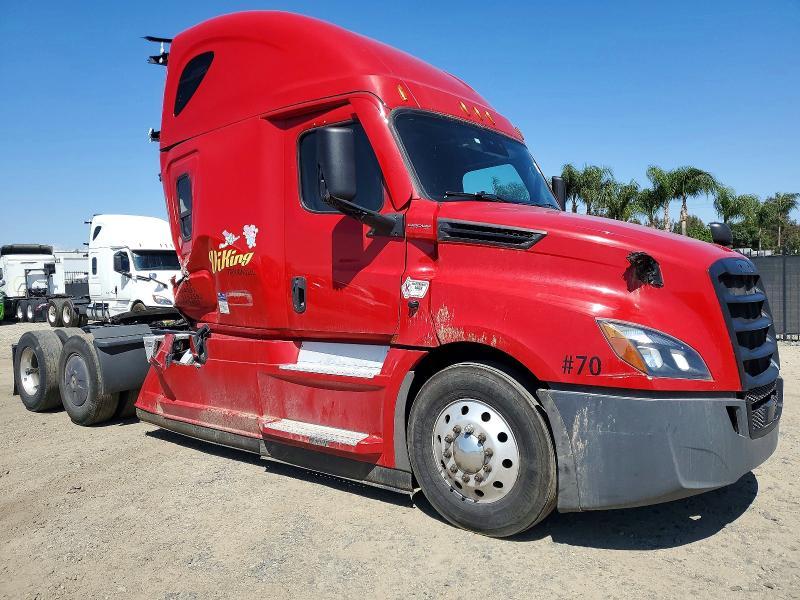 2022 Freigliner 2022 Freightliner Cascadia 126 Semi Truck