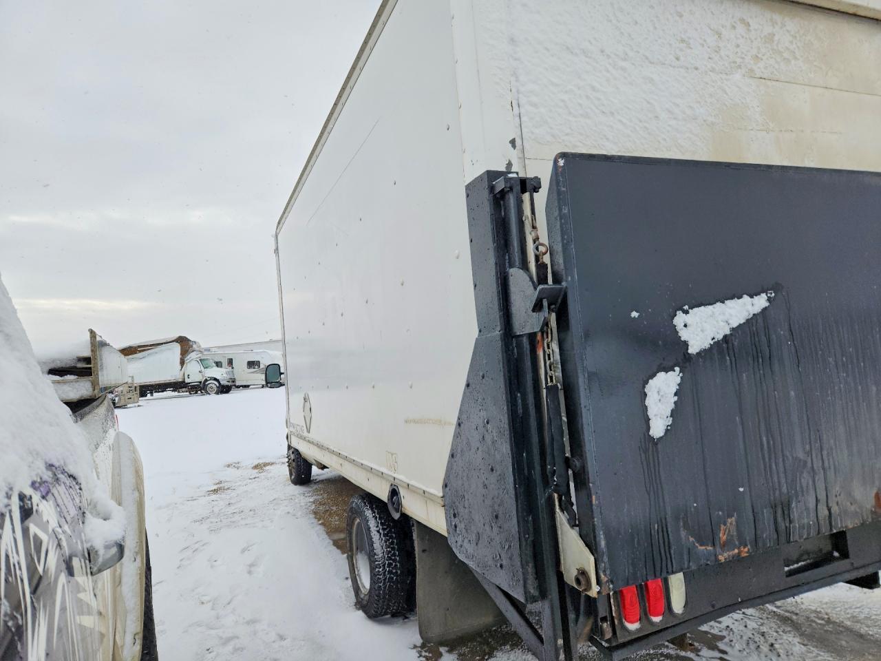 2004 Ford Econoline E450 Super Duty Cutaway Van