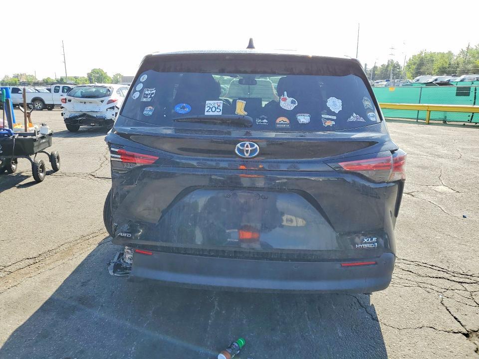 2021 Toyota Sienna xle