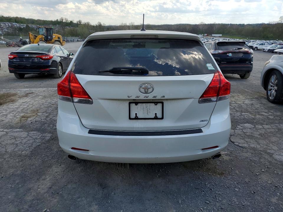 2010 Toyota Venza awd V6