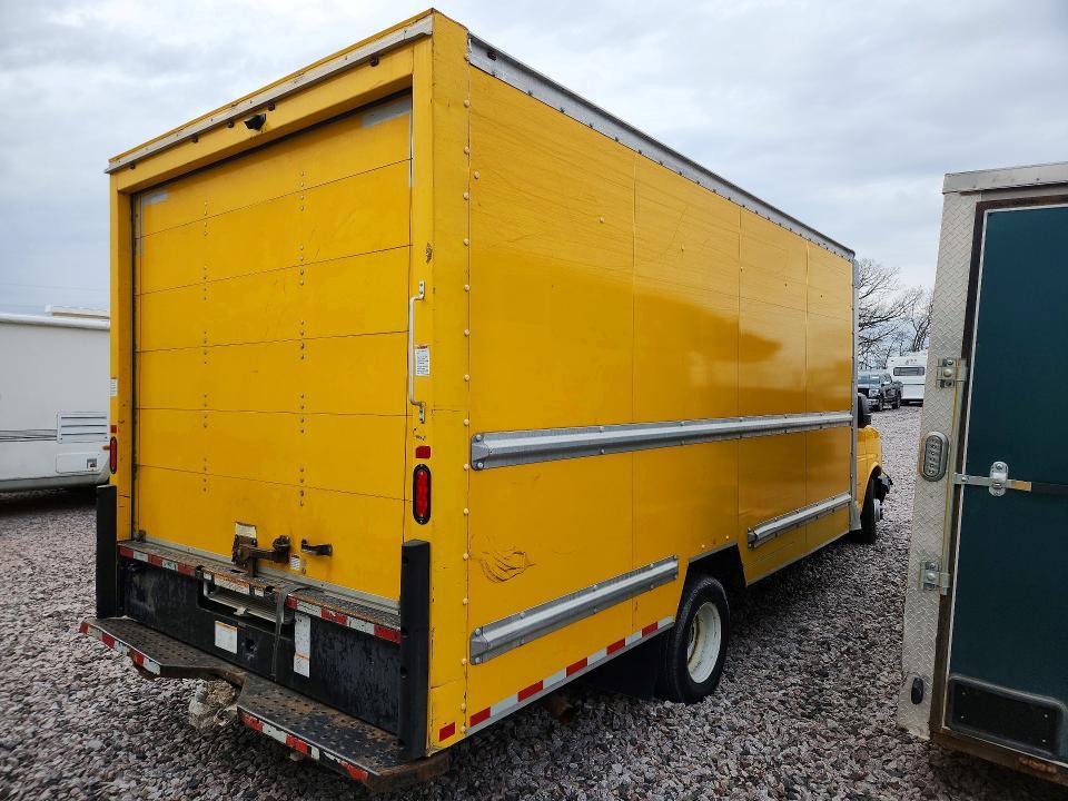 2019 GMC Savana BOX Truck