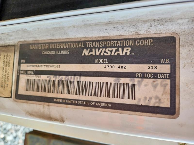 2000 International 4700 Flatbed Truck