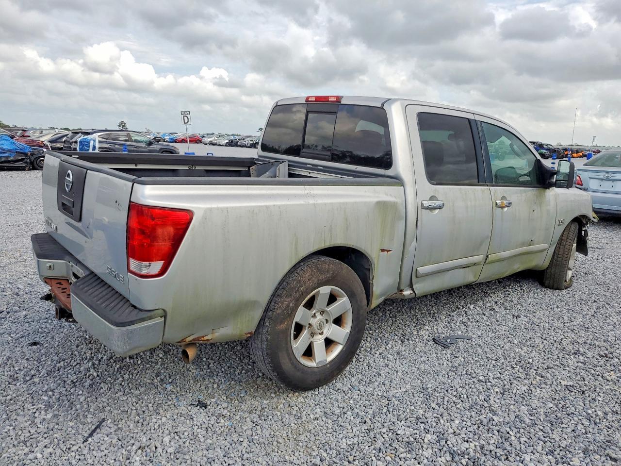 2004 Nissan Titan XE