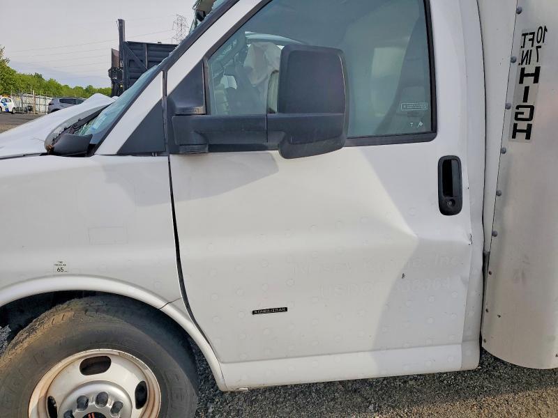 2024 GMC Savana Refrigerated BOX Truck