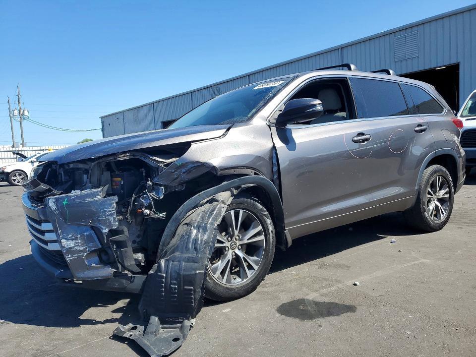 2018 Toyota Highlander le