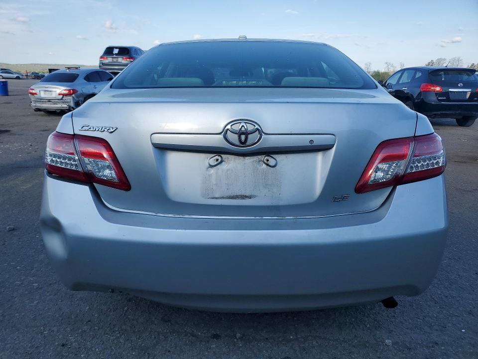 2011 Toyota Camry le