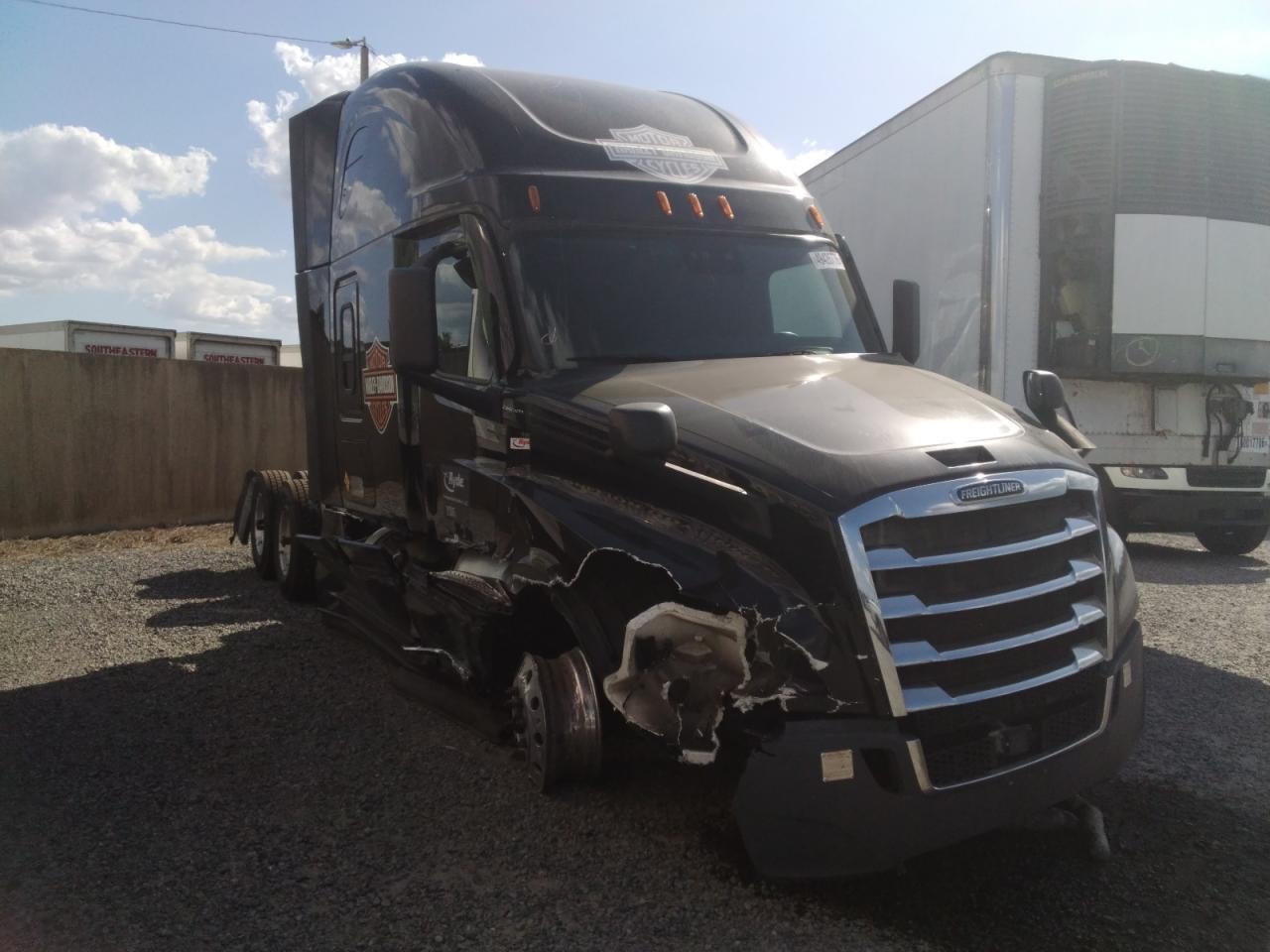 2021 Freightliner Cascadia 126