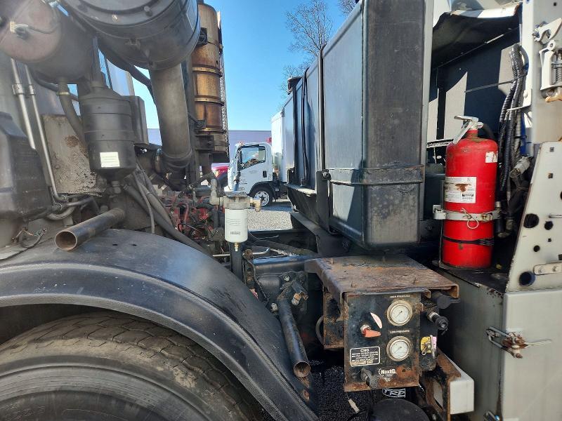 2014 Mack LEU613 Refuse Truck