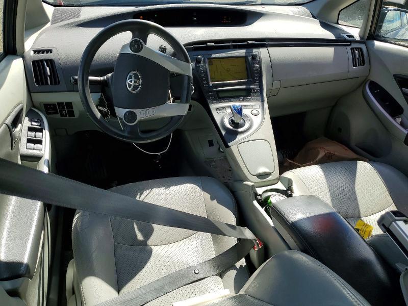 2010 Toyota Prius iii